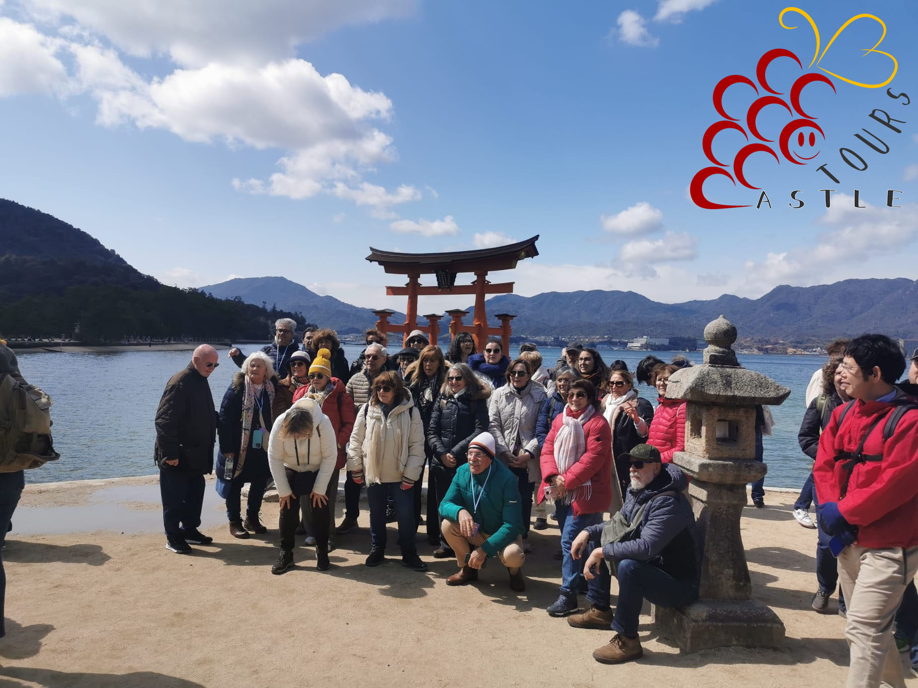castle_tours_japon_hiroshima_miyajima_torii_itsukushima_shrine_santuario_jinja